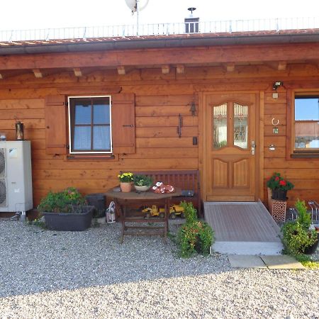 Barrierefreies Zimmer Im Blockhaus Mit Sauna Am See Soyen Esterno foto