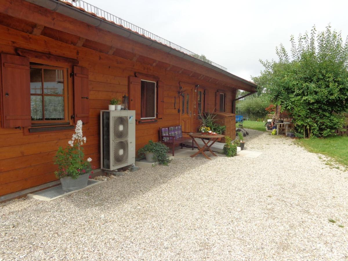 Barrierefreies Zimmer Im Blockhaus Mit Sauna Am See Soyen Esterno foto