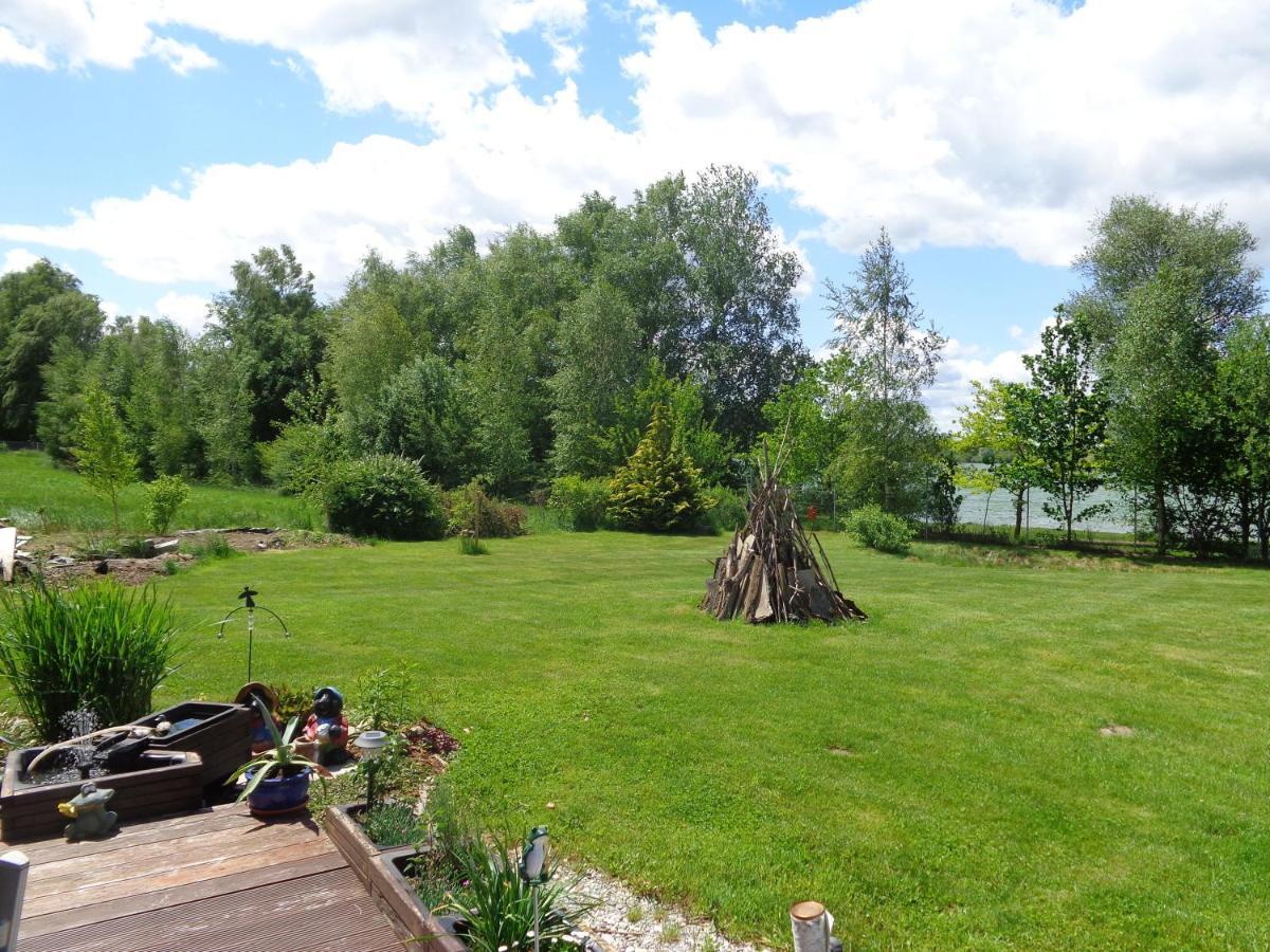 Barrierefreies Zimmer Im Blockhaus Mit Sauna Am See Soyen Esterno foto