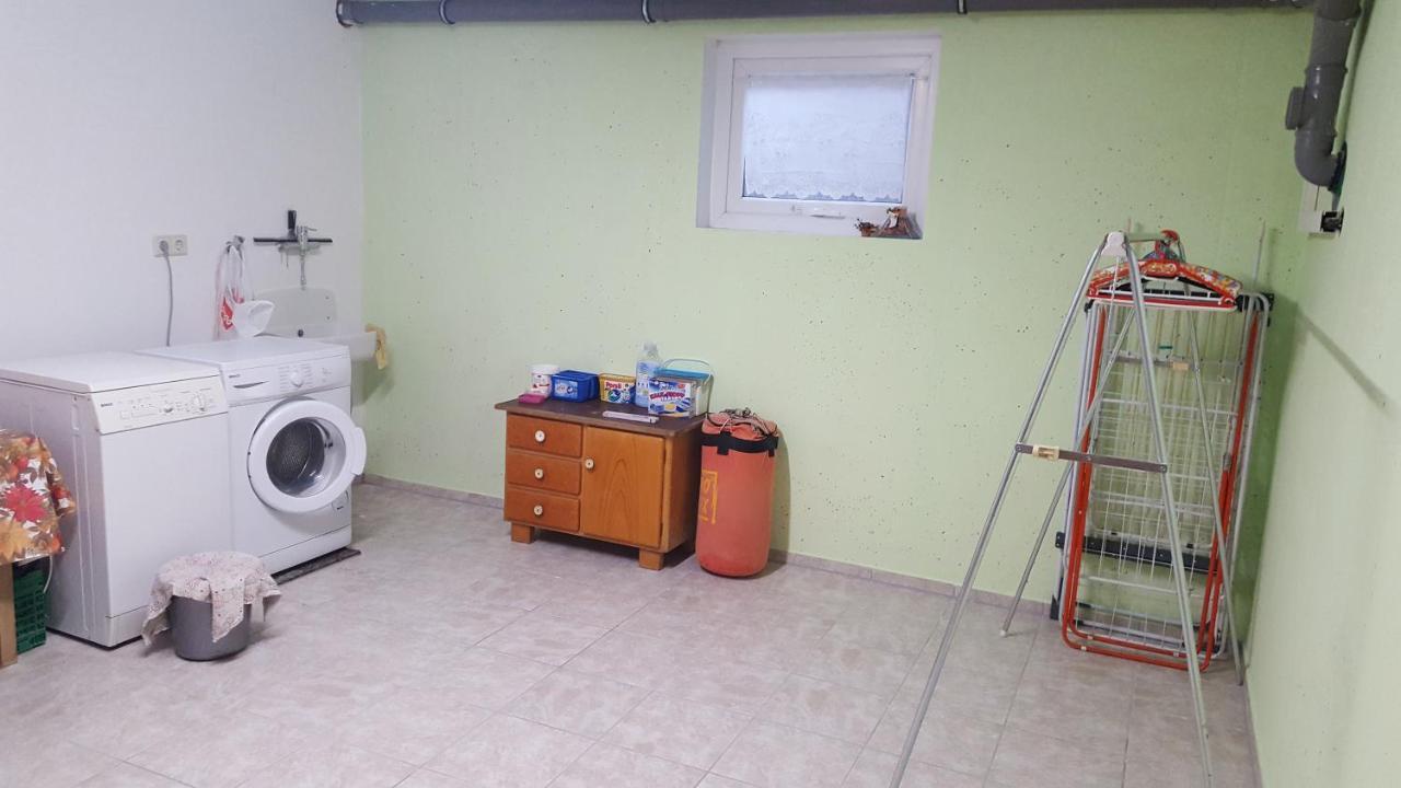 Barrierefreies Zimmer Im Blockhaus Mit Sauna Am See Soyen Esterno foto