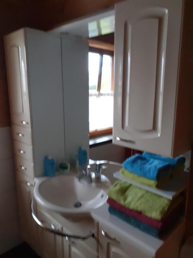 Barrierefreies Zimmer Im Blockhaus Mit Sauna Am See Soyen Esterno foto
