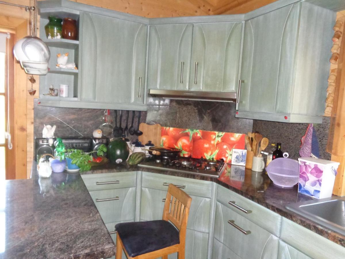 Barrierefreies Zimmer Im Blockhaus Mit Sauna Am See Soyen Esterno foto